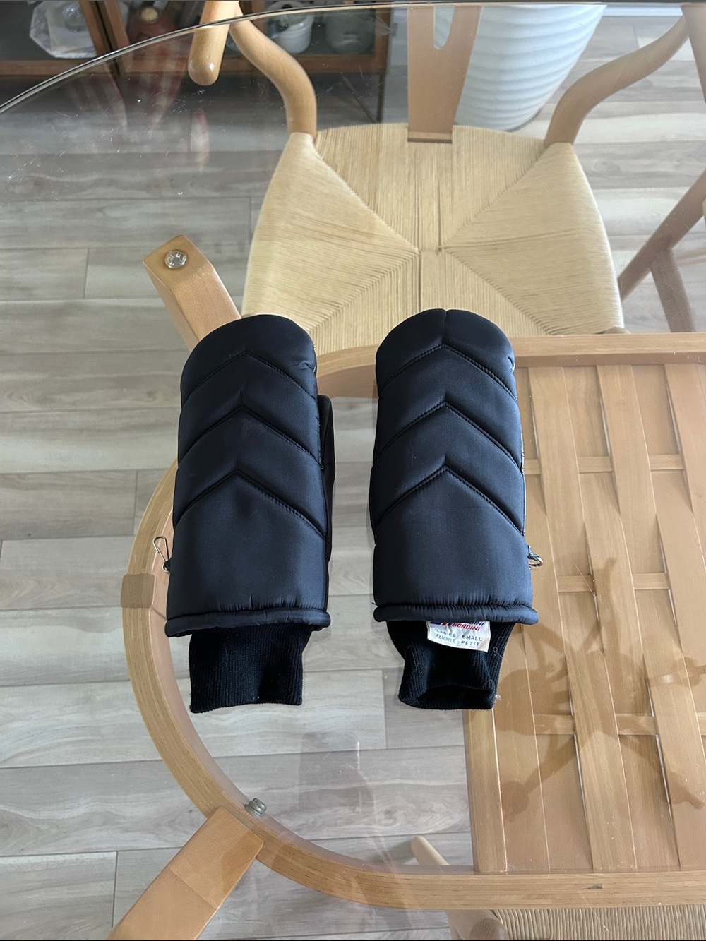 Vintage Gordini Black Quilted Mittens - Insulated Winter Gloves